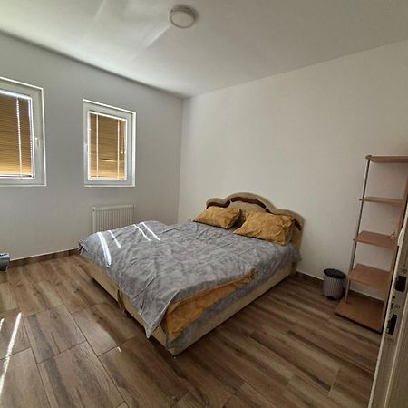 Dp Lux Apartman Obrenovac Exterior foto